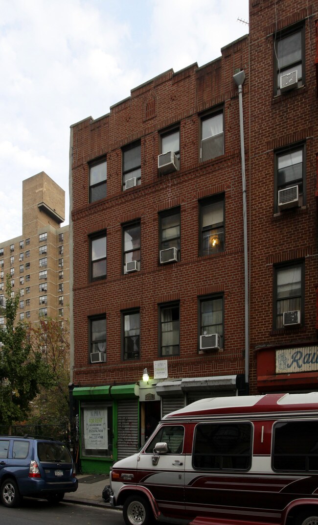 207 Avenue B in New York, NY - Foto de edificio - Building Photo