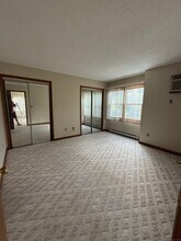 93 Beard Dr in New Milford, CT - Foto de edificio - Building Photo