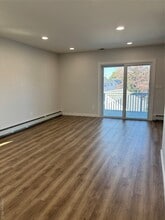 276 W Nicholai St in Hicksville, NY - Building Photo - Building Photo