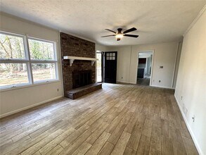 2305 Eastgate Dr SW in Snellville, GA - Building Photo - Building Photo