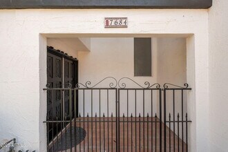 7684 E Minnezona Ave in Scottsdale, AZ - Building Photo - Building Photo