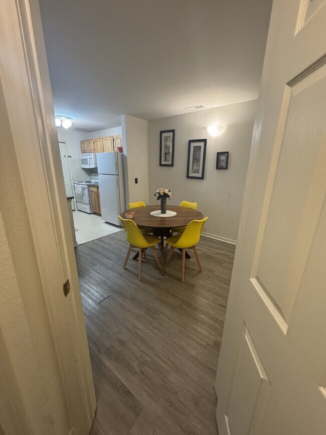 15240 Silver Pkwy in Fenton, MI - Building Photo - Building Photo