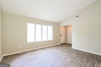 3865 Scarsborough Dr SW in Lawrenceville, GA - Building Photo - Building Photo