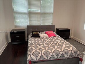 1342 Drexel Ave in Miami Beach, FL - Building Photo - Building Photo