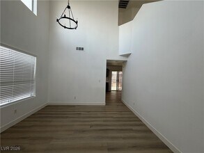 7383 W Diablo Dr in Las Vegas, NV - Building Photo - Building Photo