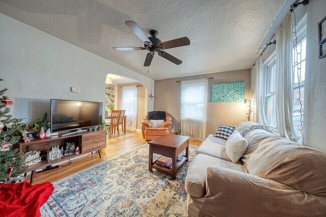 367 Terrace Pl in Oakmont, PA - Building Photo - Building Photo