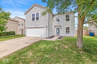 7928 States Bend Dr in Indianapolis, IN - Building Photo - Building Photo