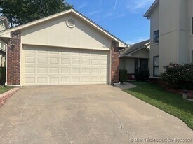 13054 E 28th Pl in Tulsa, OK - Building Photo