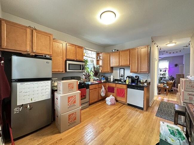 852 W Buckingham Pl in Chicago, IL - Foto de edificio - Building Photo