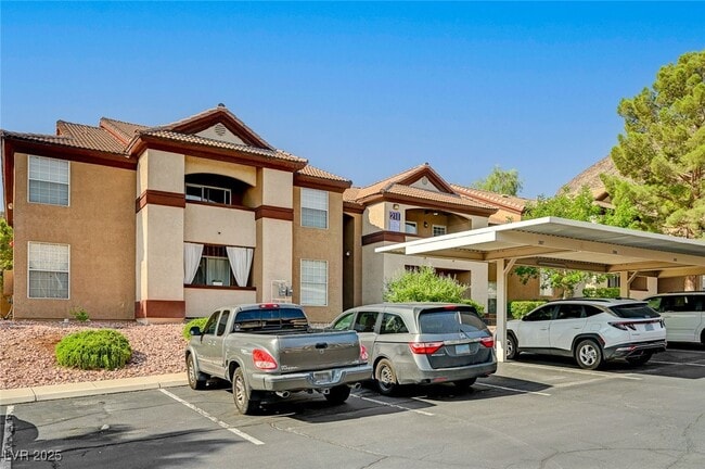 property at 231 W Horizon Ridge Pkwy