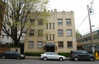 Park Regent in Portland, OR - Building Photo - Building Photo