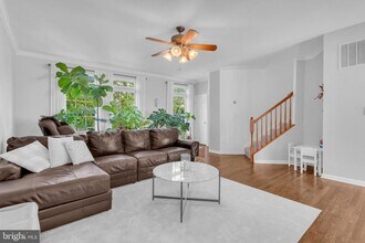 2104 Abbottsbury Way in Woodbridge, VA - Building Photo - Building Photo