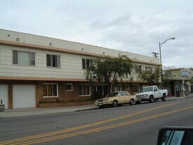 819 E 4th St in Long Beach, CA - Building Photo