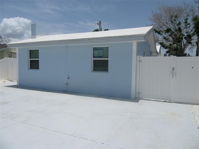 223 148th Ave in Madeira Beach, FL - Building Photo - Building Photo