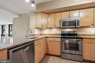 631 D St NW, Unit 229 in Washington, DC - Building Photo - Building Photo