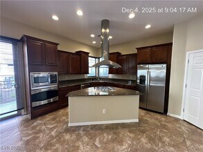 9216 Tudor Park Pl in Las Vegas, NV - Foto de edificio - Building Photo