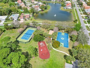 3833 Cypress Lake Dr in Wellington, FL - Building Photo - Building Photo