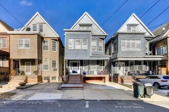 28 Wegman Pkwy in Jersey City, NJ - Building Photo - Building Photo