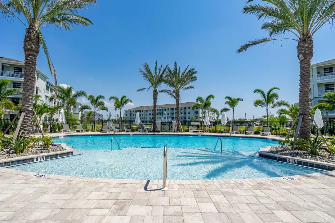 The Palms at Cape Coral in Cape Coral, FL - Foto de edificio