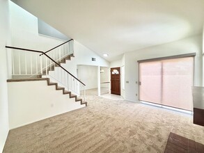2616 Cabin Cove in Port Hueneme, CA - Foto de edificio - Building Photo