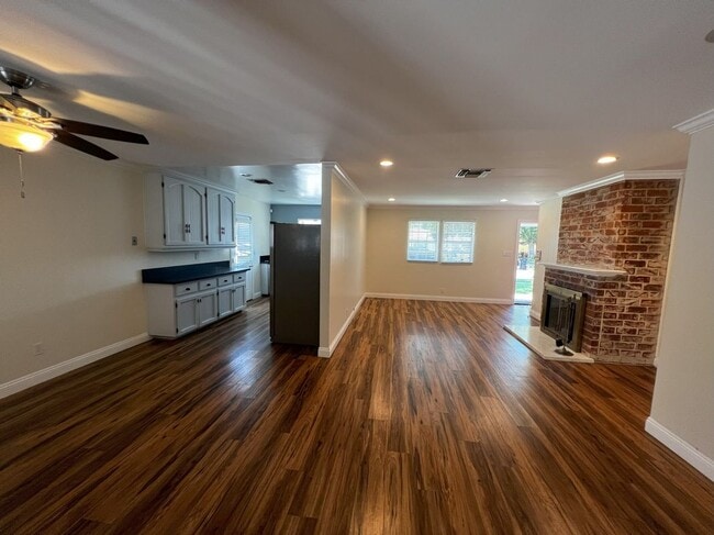 7900 Shoshone Ave in Los Angeles, CA - Building Photo - Building Photo