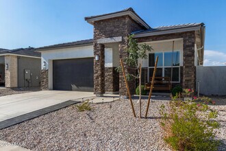 15612 W Smoketree Dr in Surprise, AZ - Building Photo - Building Photo