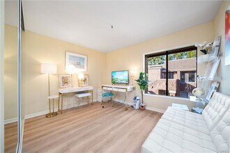 67 Sea Island Dr in Newport Beach, CA - Building Photo - Building Photo