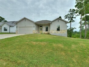 323 Kaanapali Ln in Bastrop, TX - Building Photo - Building Photo