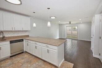 10220 Rockaway Beach Blvd, Unit 1A in Rockaway Park, NY - Building Photo - Building Photo