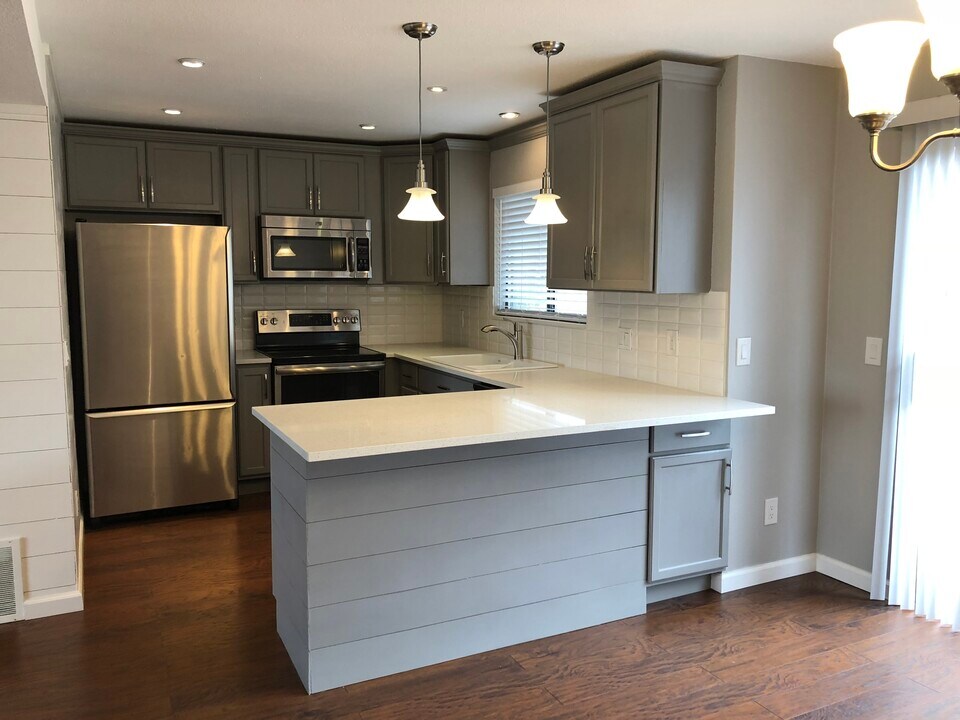 422 Wright St in Lakewood, CO - Foto de edificio