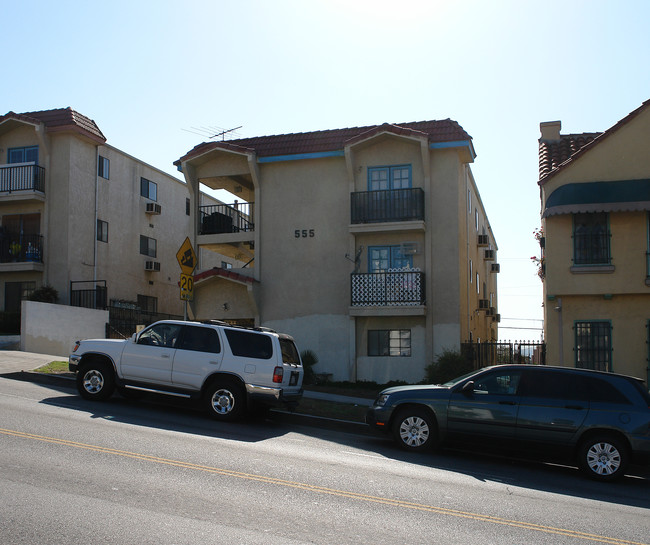 555 N Normandie Ave in Los Angeles, CA - Building Photo - Building Photo