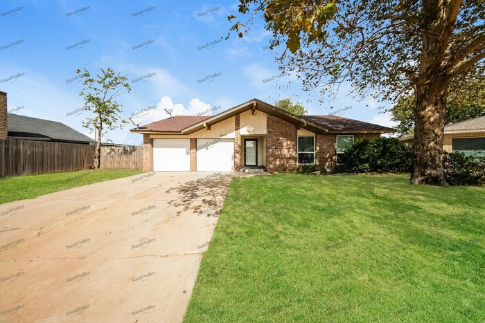 609 SW 21st St in Moore, OK - Building Photo
