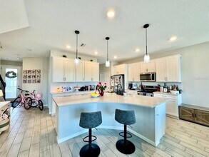 11281 Beach Walk Wy NE in St. Petersburg, FL - Building Photo - Building Photo