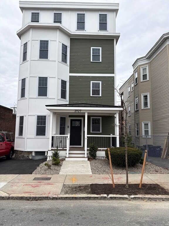 property at 3927 Washington St