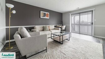 7601 Carlton Arms Dr in Indianapolis, IN - Building Photo