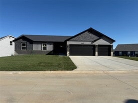1145 Marathon Dr in Foristell, MO - Building Photo