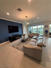 2543 Seychelles Dr in Naples, FL - Building Photo - Building Photo