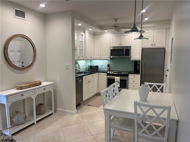 500 Saturn Ct in Marco Island, FL - Building Photo - Building Photo