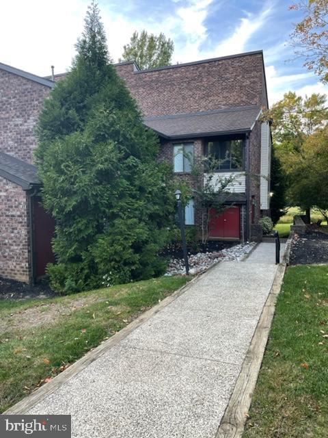 709 Mountainview Dr in Chesterbrook, PA - Building Photo