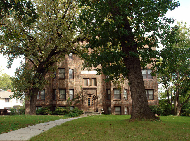 Lenox Properties in Des Moines, IA - Foto de edificio - Building Photo