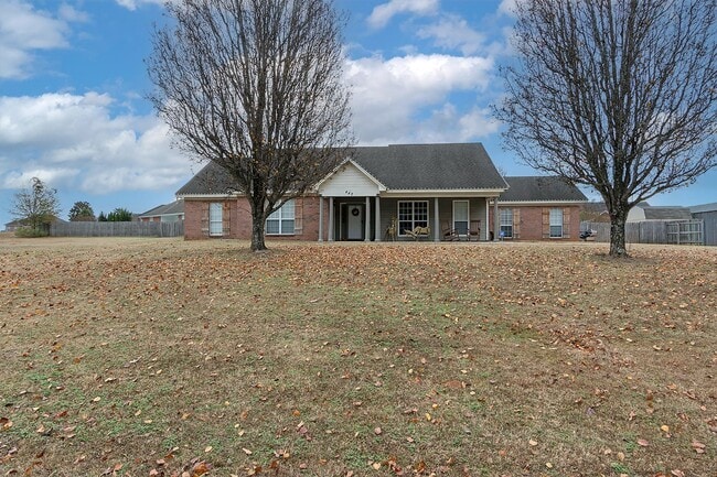 442 Myrick Rd in Deatsville, AL - Building Photo - Building Photo