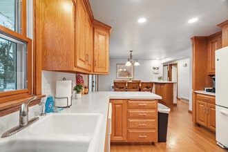 1077 Liberty St in Green Bay, WI - Building Photo - Building Photo