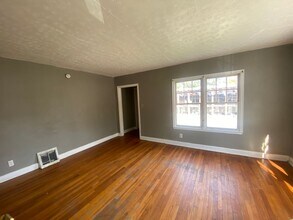 607 W Freeman St in Carbondale, IL - Building Photo - Building Photo