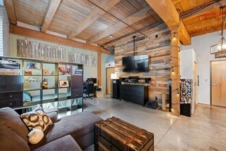 127 5th St NE in Minneapolis, MN - Foto de edificio - Building Photo