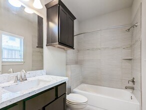 5323 Kiam St in Houston, TX - Building Photo - Building Photo