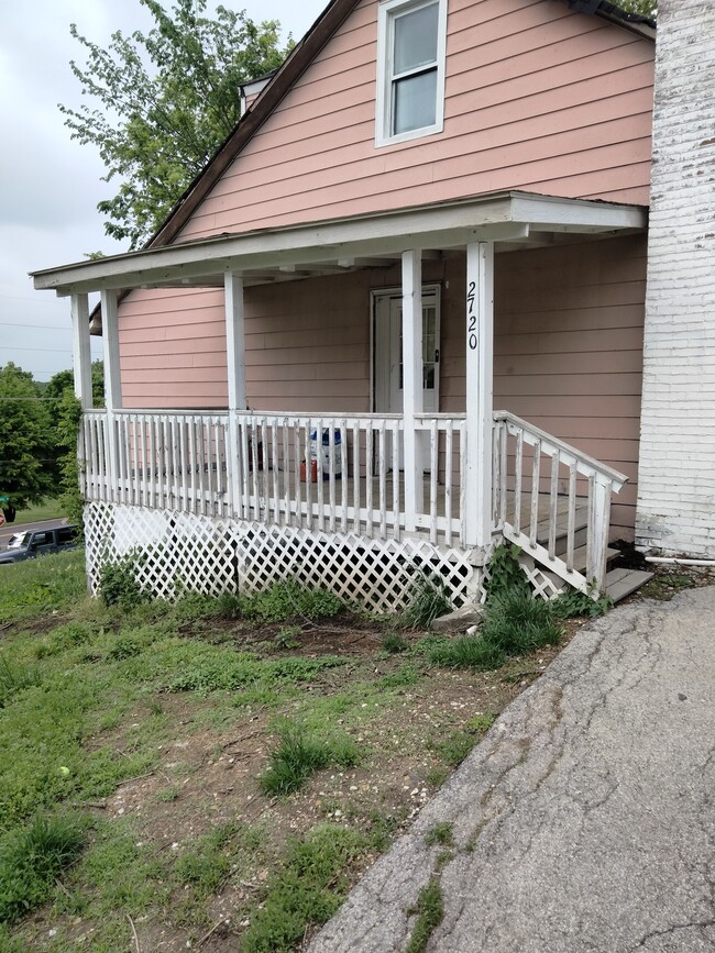 property at 2720 Spring Dr