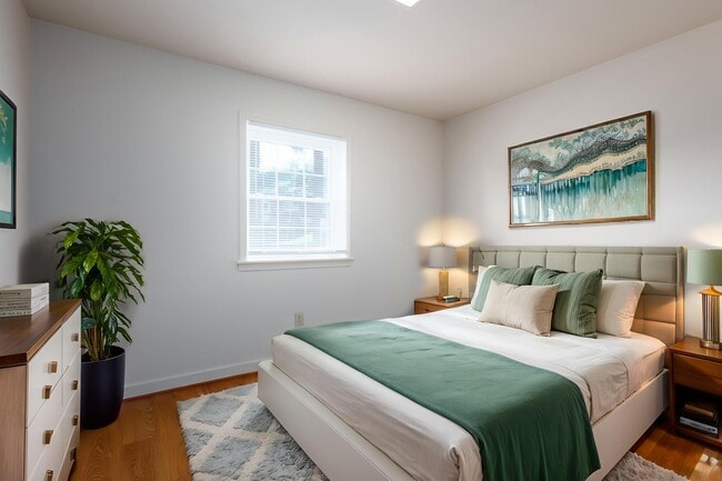 Summercrest Apartments in Waynesboro, VA - Building Photo - Building Photo