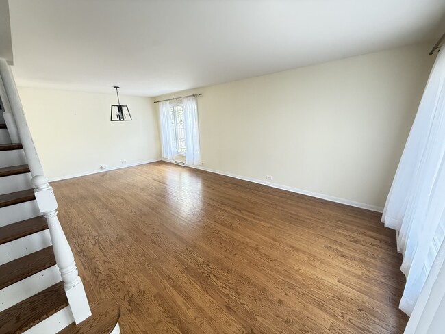 36 Washington Rd in Lake Forest, IL - Building Photo - Building Photo