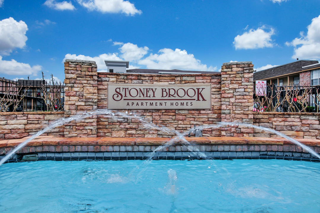 Stoney Brook Apartments in Houston, TX - Building Photo