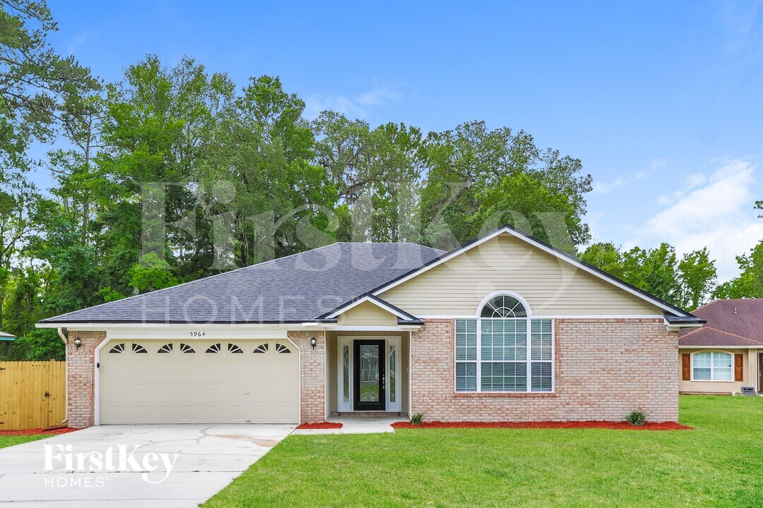 5964 Copper Creek Dr in Jacksonville, FL - Building Photo